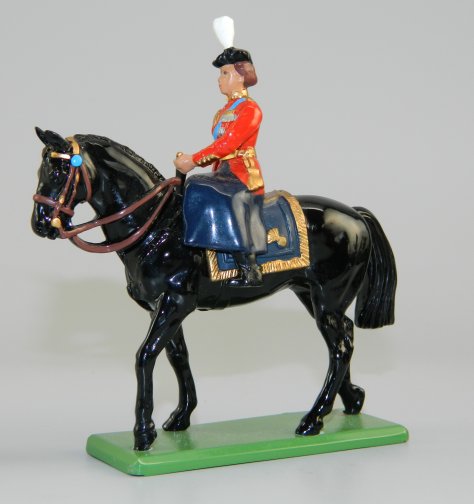 HM Quen Elizabeth, Mounted Side-Saddle