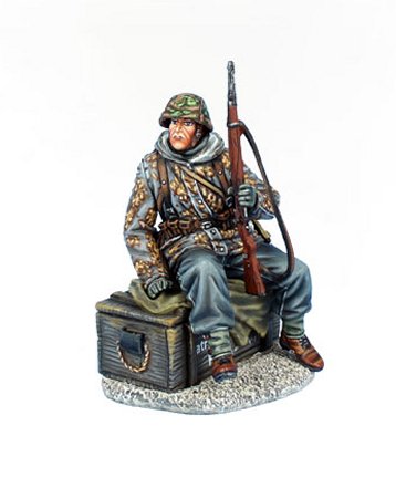 BB029 German Waffen SS Panzer Grenadier Seated on Crate with K98 by First Legion 