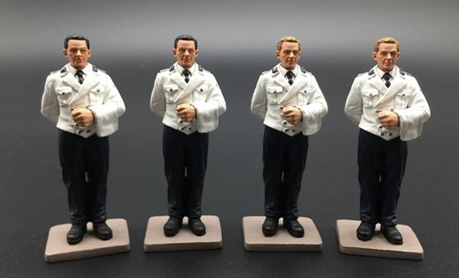 THOMAS GUNN WW2 GERMAN BER018B BERGHOF WAITER WITH TRAY MIB 