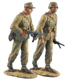 DAK Infantry Walking with MP40 - Head & Arm Variants