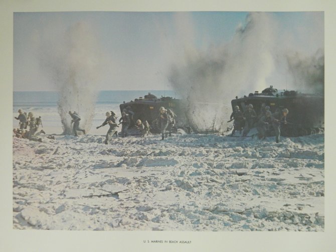 US Marines in Beach Assault