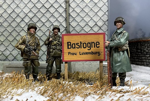 "Welcome to Bastogne", 101st Airborne 327th Glider Infantry, 3 Figures and Accessory Set