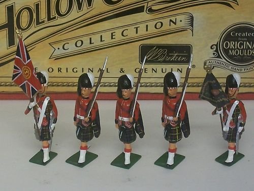 The Cameron Highlanders Color Party & Escort