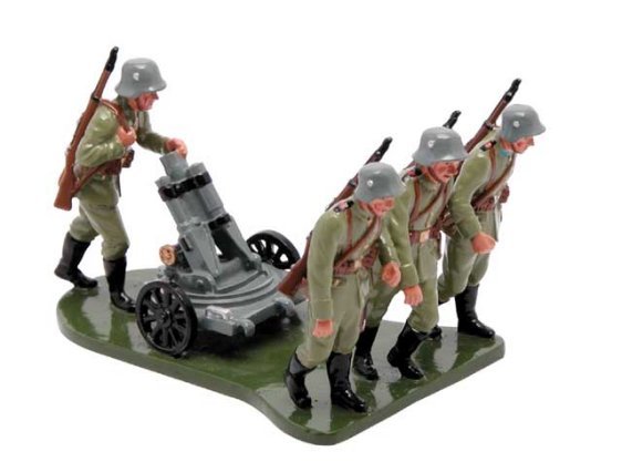 German Light Mortar and 3 Figures
