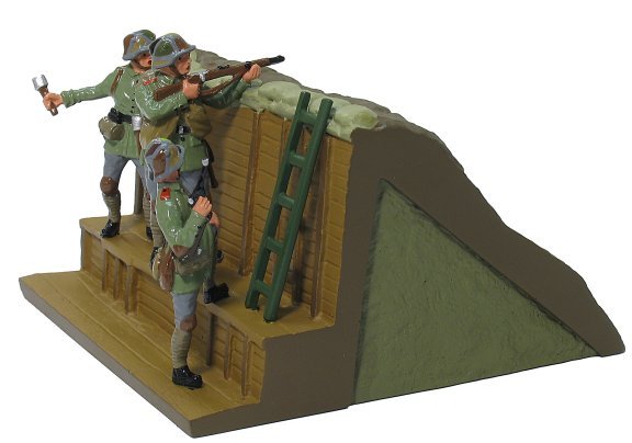 German Trench Set with 3 Figures