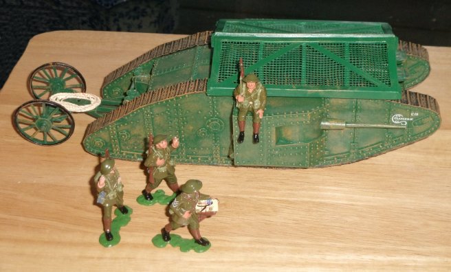 WWI British Tank Mark 1 "Mother" Male with 4 figures
