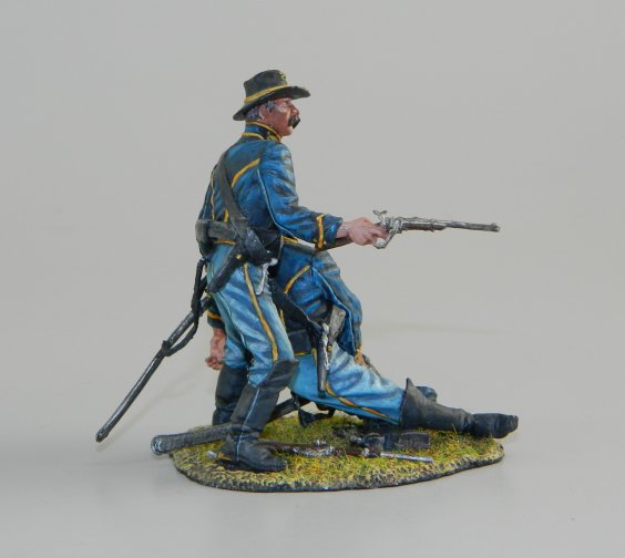 Union Dismounted Cavalry Helping Trooper Vignette