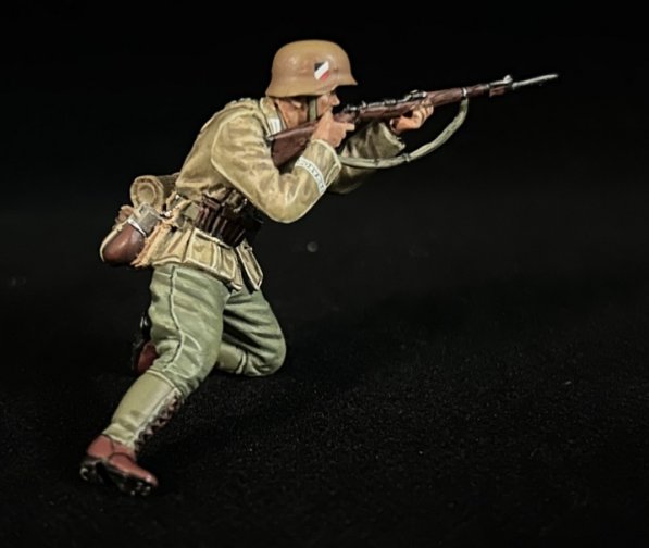 DAK Kneeling Position Shooting Infantry