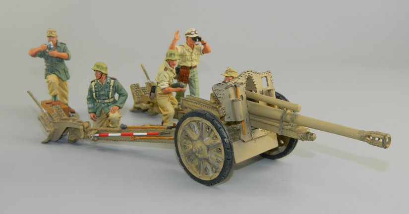 10.5CM Field Gun with Crew