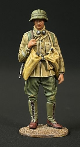 DAK MP40 Gunner Carrying Grenades
