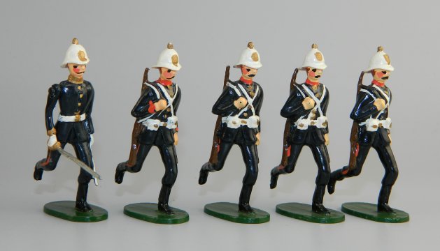 Five Advancing - Officer & 4 Infantry