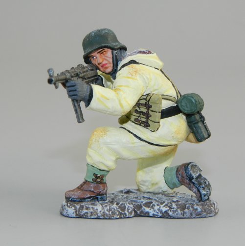Kneeling Aiming MP40