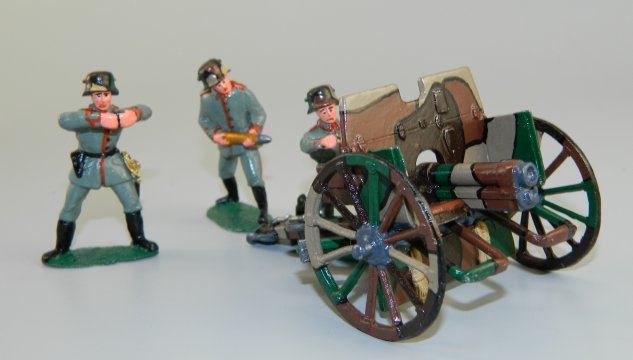 WWI German 7.7cm Gun with Crew