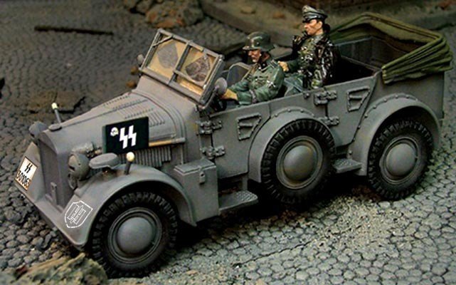 Horch Staff Car with Driver & Bittrich