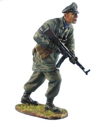 German Fallschirmjager Lieutenant with STG 44 - 1/35th Scale