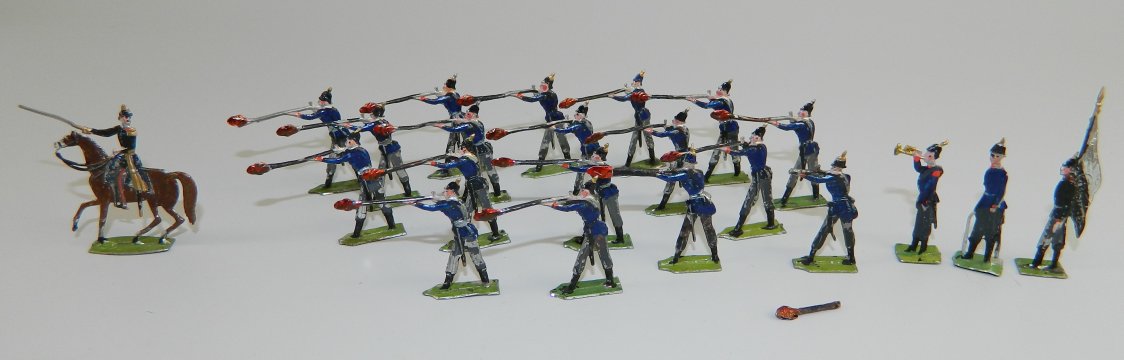 Officers, Trumpeter, Flagbearer & Prussians Firing