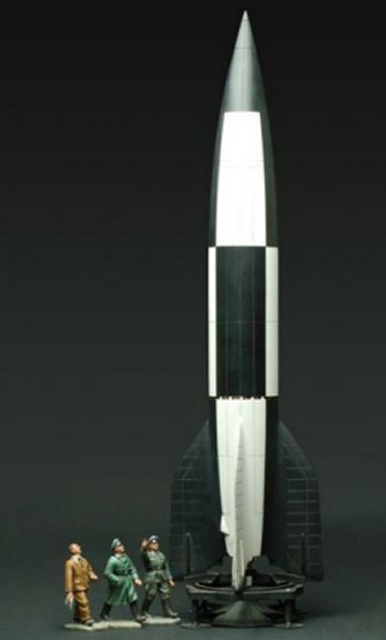V-2 Test Black & White Missile with 3 Figures