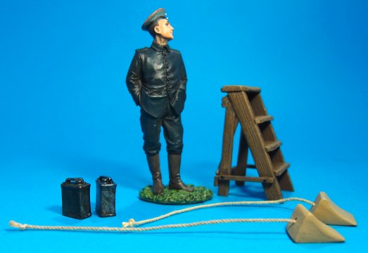 German Mechanic and Airfield Accessories #2