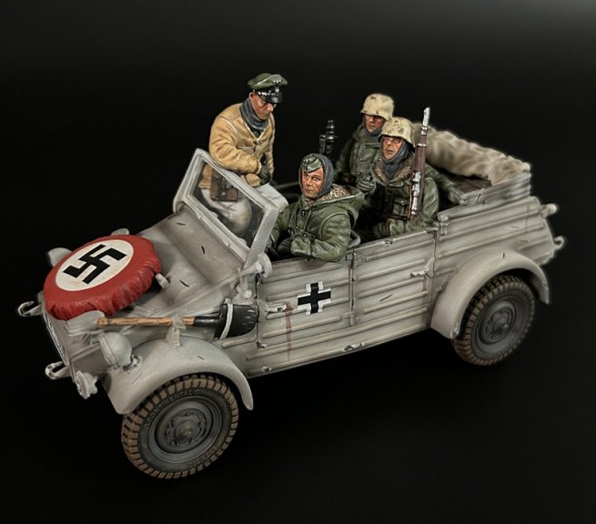 Winter Type 82 Kübelwagen with 4 Crew