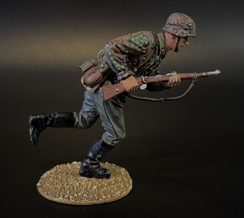 Das Reich SS Soldier Charging with Rifle