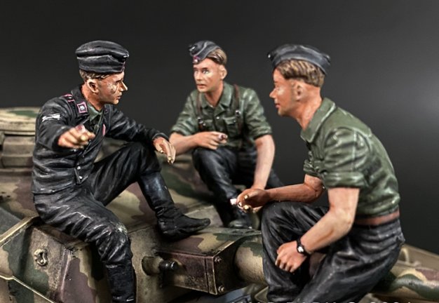 Wehrmacht Tank Crew Smoking & Talking