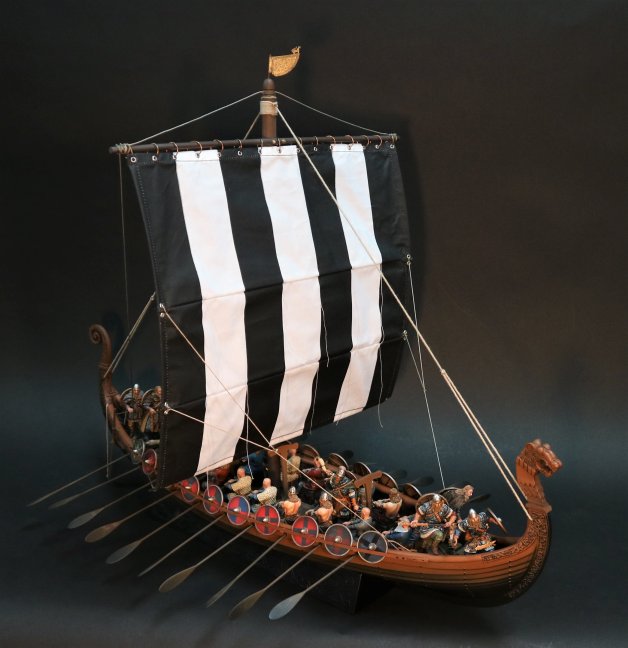 Viking Dragon (Dreki) Longship - Black Sail