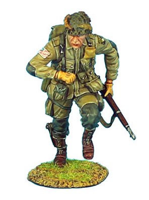 US 101st Airborne Paratrooper Running with M1 Garand