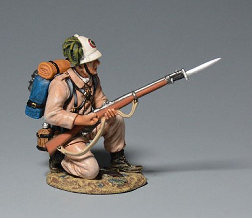 Italian Bersaglieri Kneeling Pulling Bolt (Khaki)