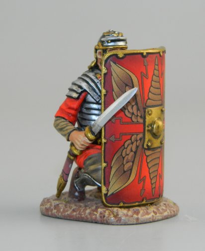 Kneeling Legionnaire with Gladius - Imperial Rome Red Shield
