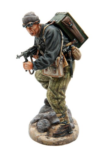 Russian Mountain Troop Radioman with MP40