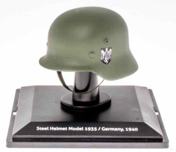 Stahlhelm Model 1935, Germany, 1940