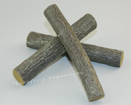 Pile of Logs (3 Logs)