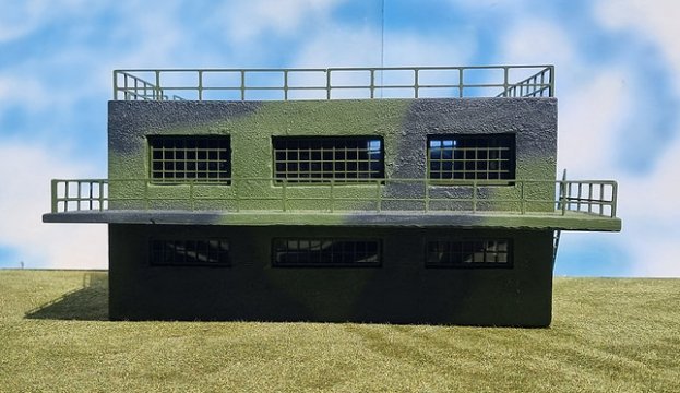 Control Tower WW2 Façade - Green/Beige