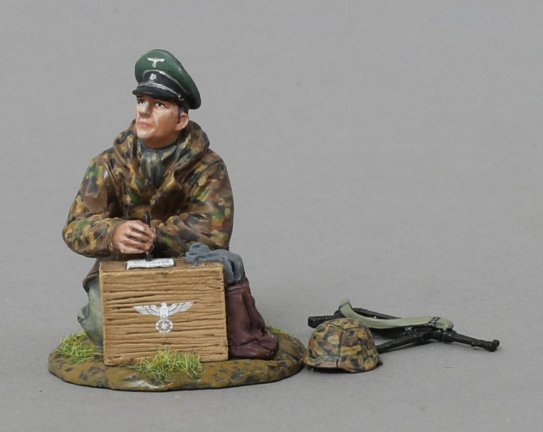 SS Artillery Crew Officer