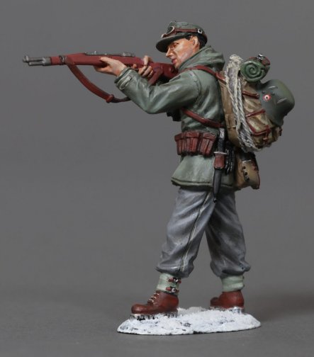 Standing Firing SS Gebirgsjäger - Winter