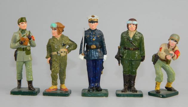 Five U. S. Marines – Assorted   - Sea Soldiers