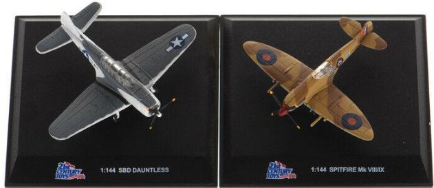 Spitfire Mk VIII/IX & SBD Dauntless