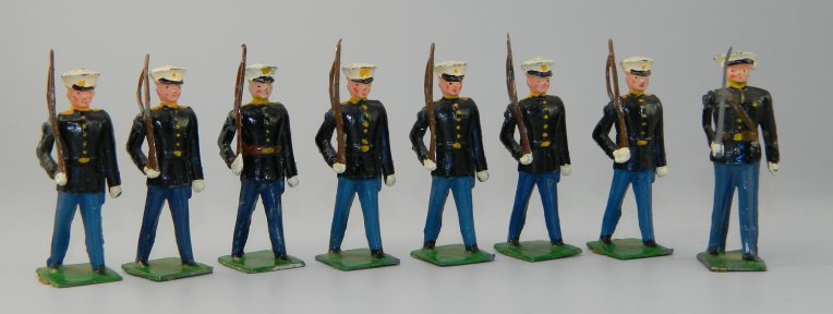US Marines Marching - 8 Figures