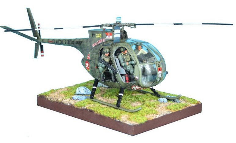 US OH-6A Helicopter w/3 Figures & Terrain Stand