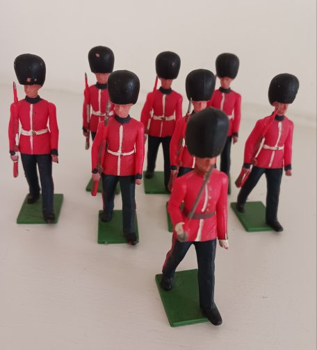 Scots Guards "Eyes Right" Officer & Soldiers