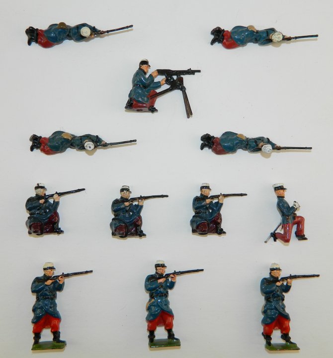 French Foreign Legion - Officer w/Binos, Machine Gunner & Firing Soldiers