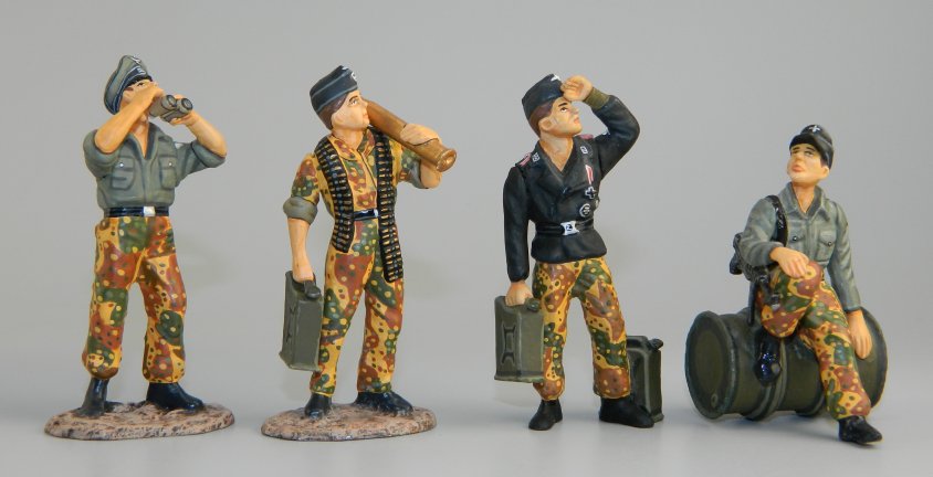 Four Figure Tank Crew