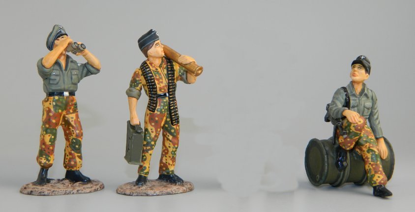 Four Figure Tank Crew