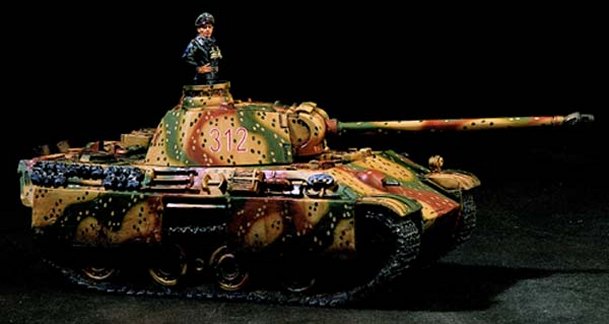 Panther Ausf. G w/Commander in Ambush Pattern