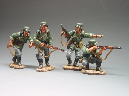 4 Wehrmacht Soldiers Attacking